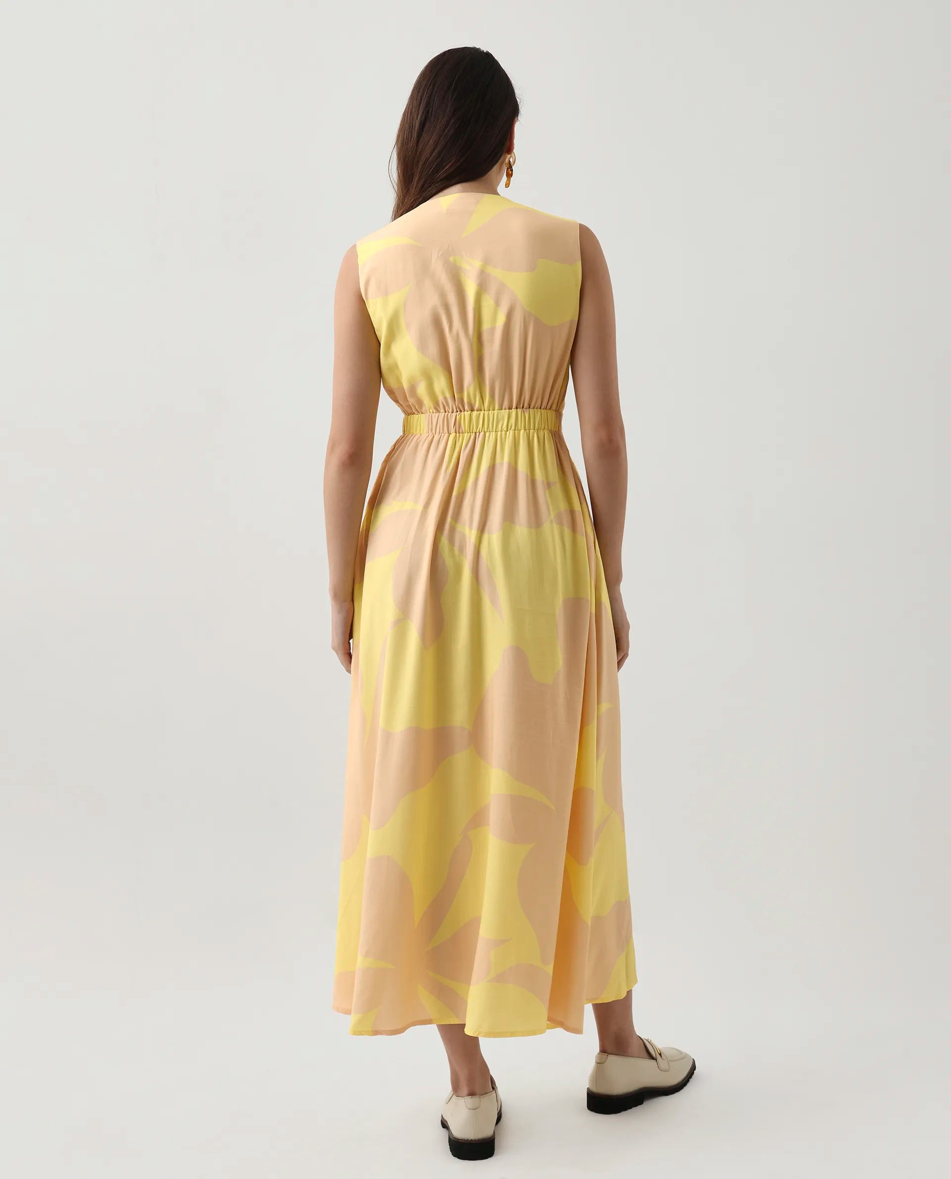 Rareism Women's Elbee Brown Viscose Wrap Neck A-Line Printed Midi Dress - Image 7